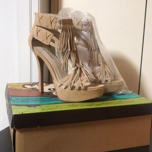 NWT Zigi Soho Suede Sable Heels